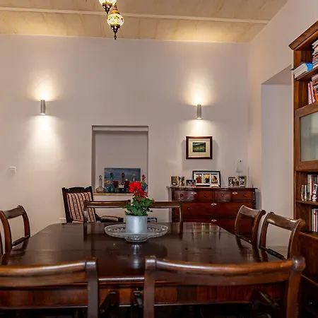Apartment Traditional Maltese Styled 2br With Large Maltese Balcony & Internal Yard - Located In The Heart Of - Maltese Capital Valletta