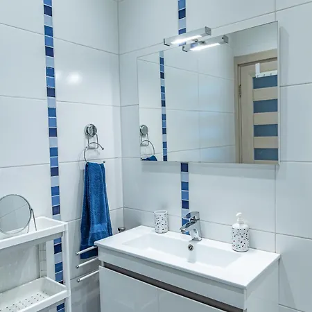 Traditional Maltese Styled 2br With Large Maltese Balcony & Internal Yard - Located In The Heart Of - Maltese Capital * Valletta