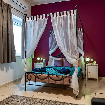 Traditional Maltese Styled 2br With Large Maltese Balcony & Internal Yard - Located In The Heart Of - Maltese Capital Apartment
