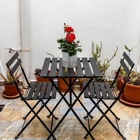 Traditional Maltese Styled 2br With Large Maltese Balcony & Internal Yard - Located In The Heart Of - Maltese Capital Apartment Valletta